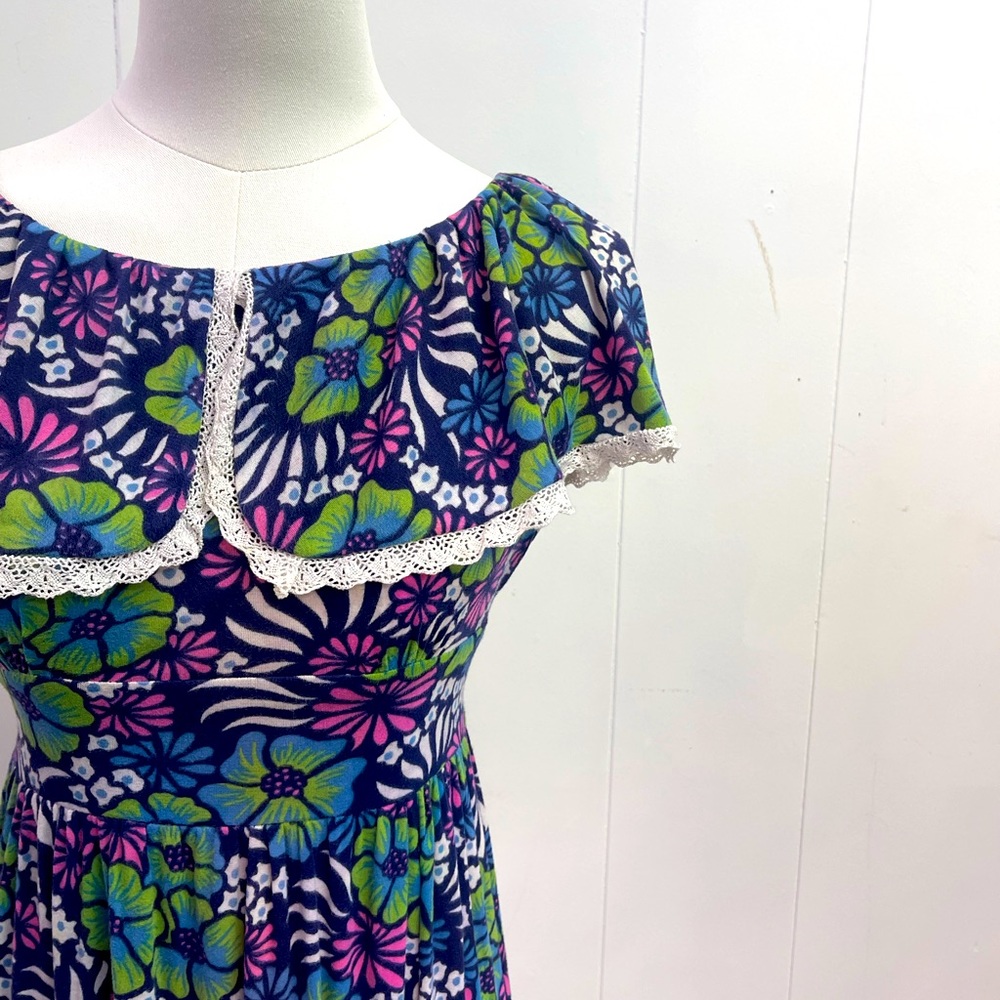 Vintage 1970s Floral Maxi w/ Lace Trim tropical colorful dress